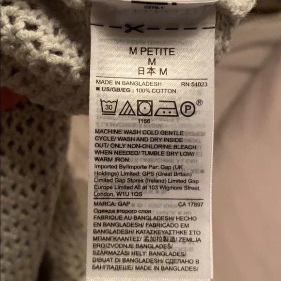 NWOT Gap Crochet Sweater - Picture 4 of 4